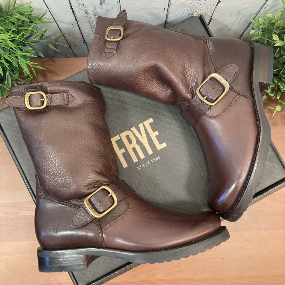 Frye Women's Veronica Short Leather Boot Dark Brown - Picture 2 of 12
